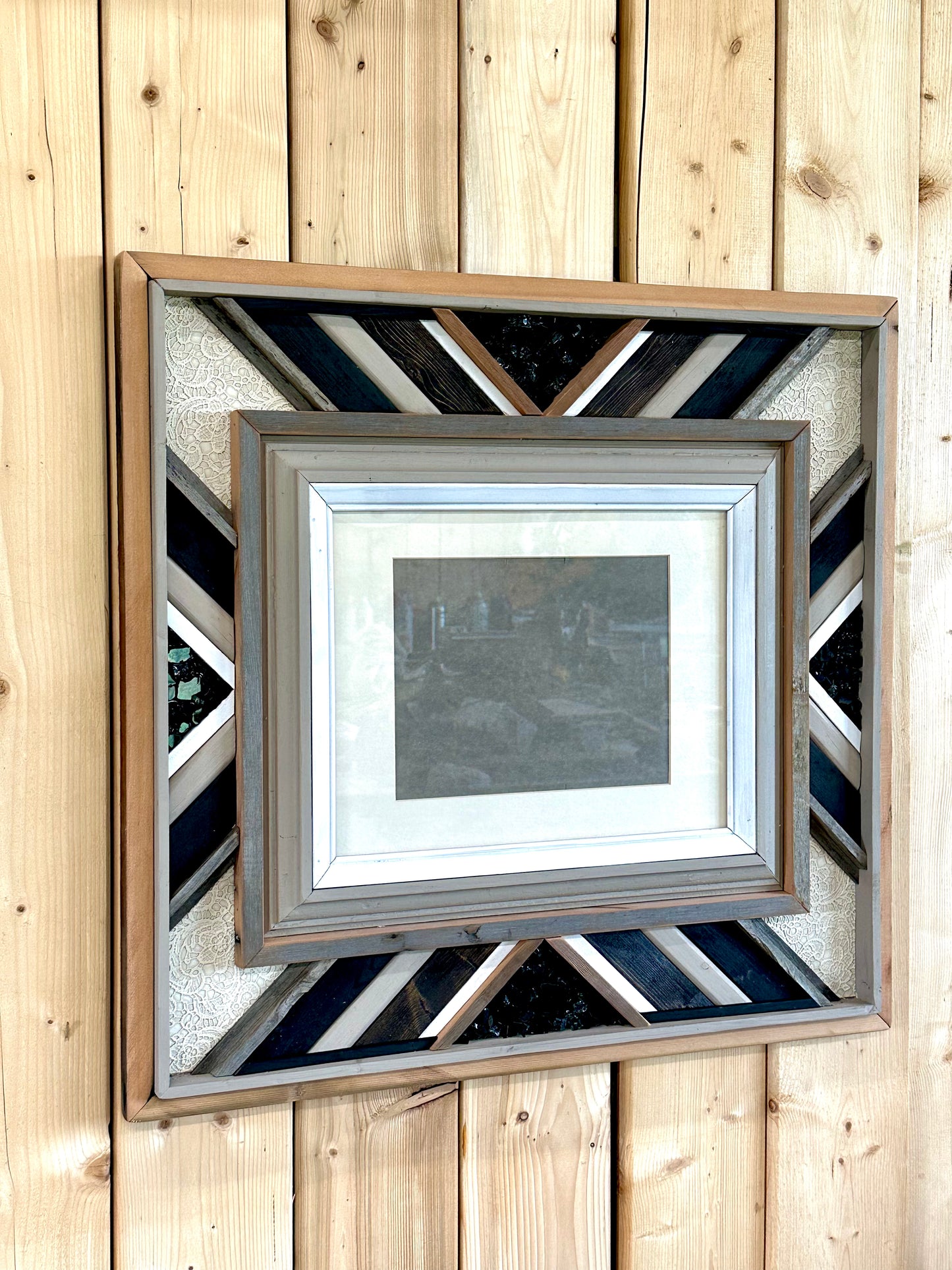 Black rock frame